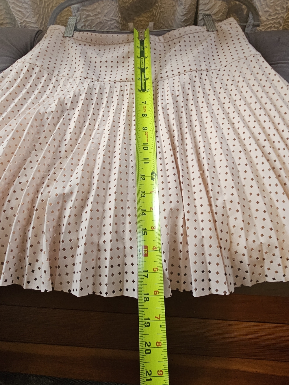 J.Crew Cream Eyelet Pleated Mini Skirt NWT ✨ Size 6 - Picture 3 of 7